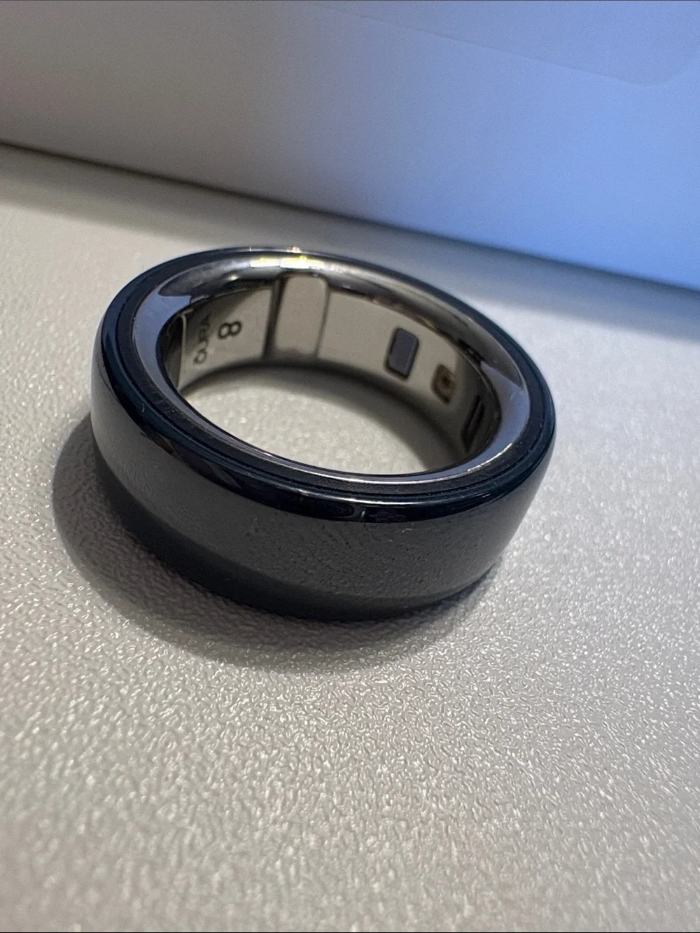 Oura Ring Gen 4 Ceramic in Midnight Blue size 8